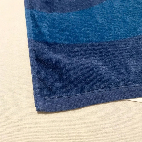 Chicago Cubs MLB Mickey Mouse Baseball Beach Towel 56.5 x 29.5 FLAWS - Picture 10 of 16